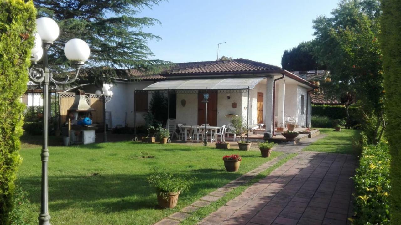 La Casa Di Angelo E Gladys Villa Bella Farnia Exterior photo